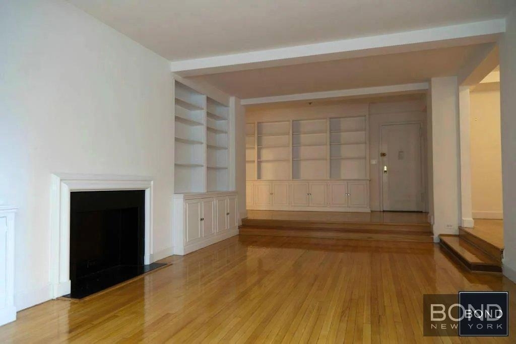 Fifth Avenue - Photo 1