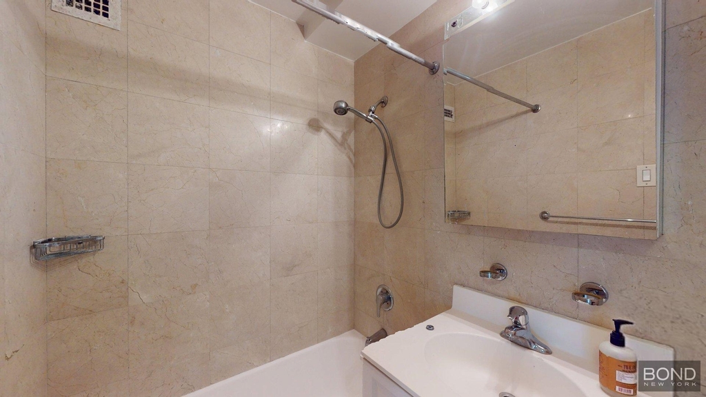 East 79th Street - Photo 2