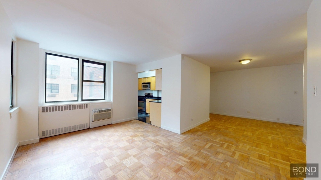 East 79th Street - Photo 0