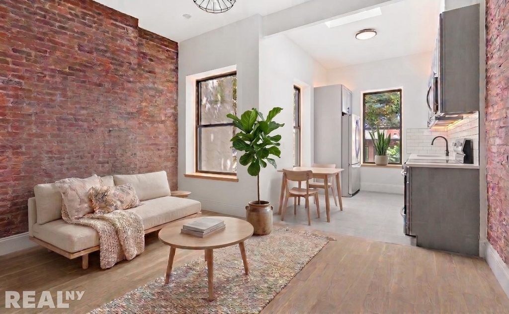 443 Jefferson Avenue - Photo 3