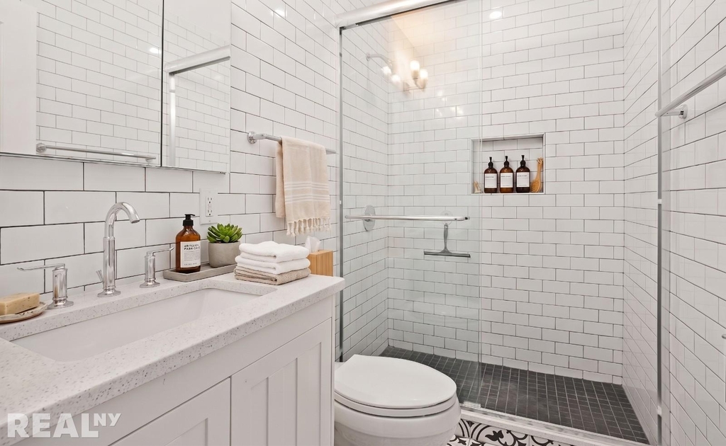 443 Jefferson Avenue - Photo 7