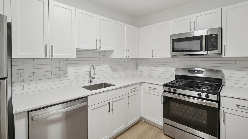 3003 Van Ness St. Nw - Photo 2