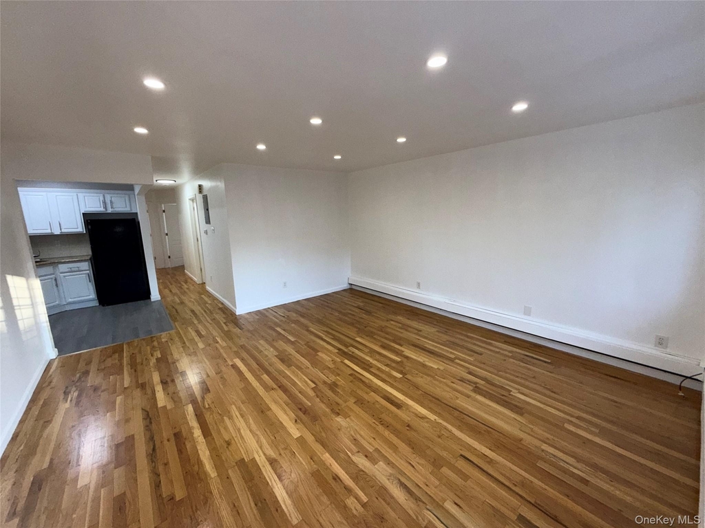 189-26 113th Road - Photo 2