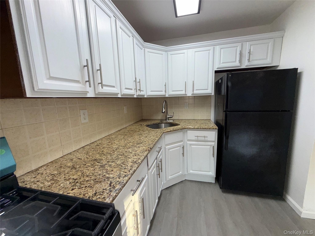 189-26 113th Road - Photo 8