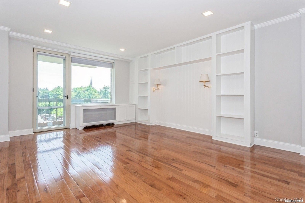 111 Cherry Valley Avenue - Photo 9