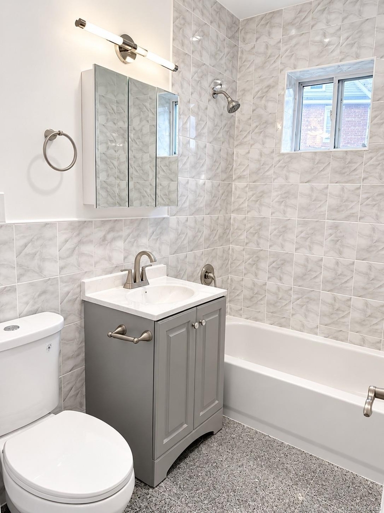 16001 Hillside Avenue - Photo 2