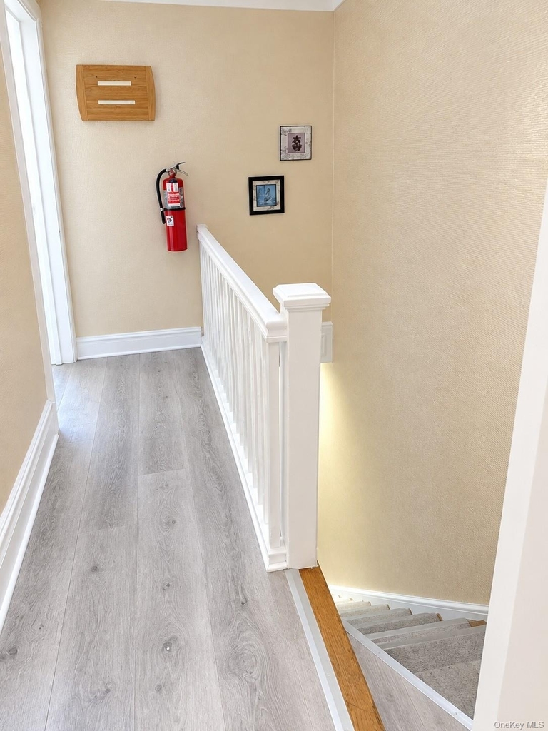 16001 Hillside Avenue - Photo 11