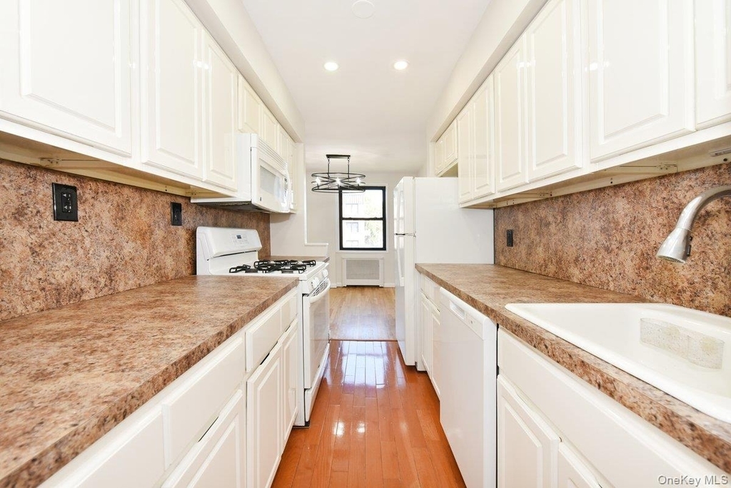 2 Birchwood Court - Photo 2