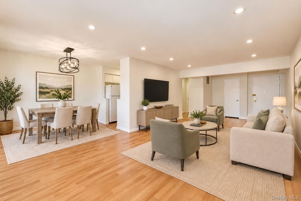 2 Birchwood Court - Photo 0