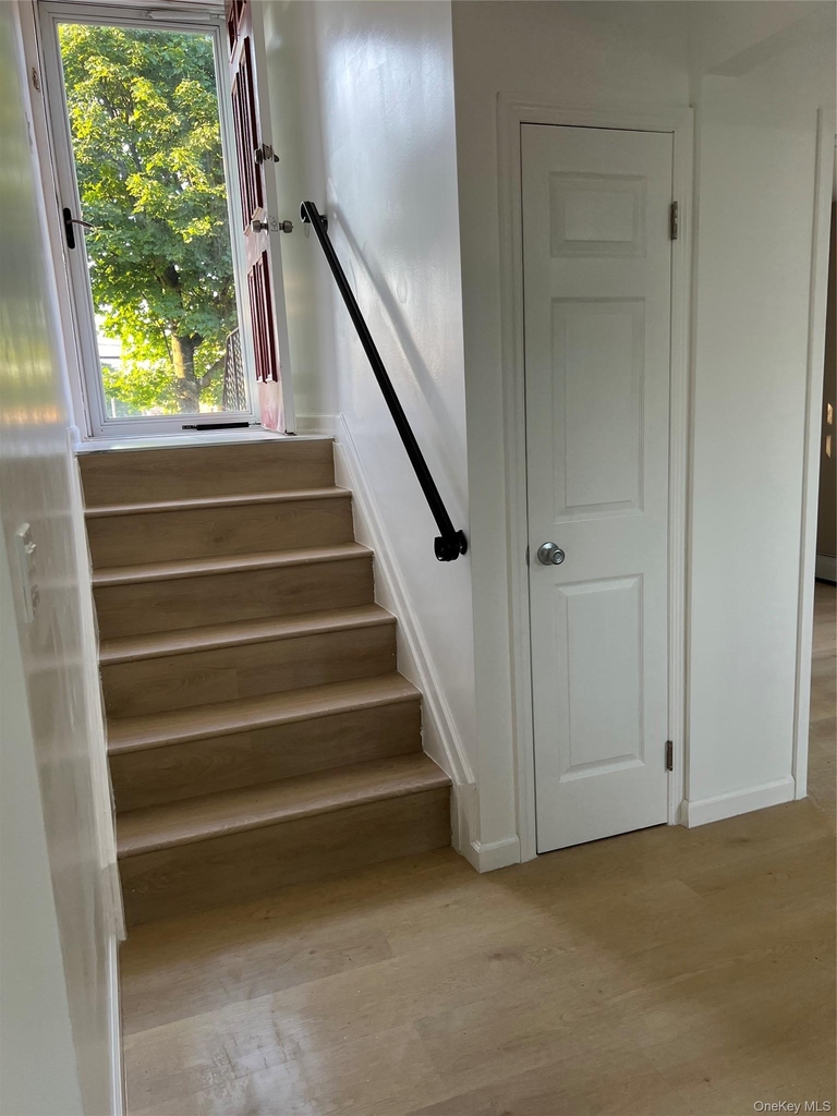 846 Conklin Street - Photo 4