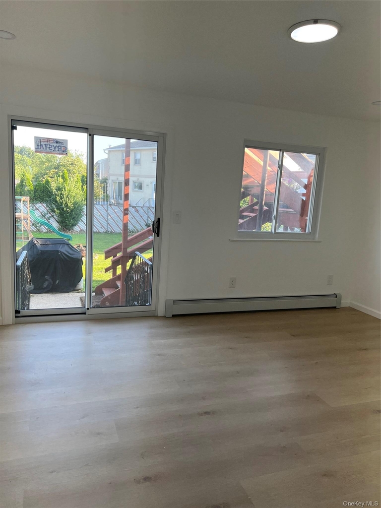 846 Conklin Street - Photo 3