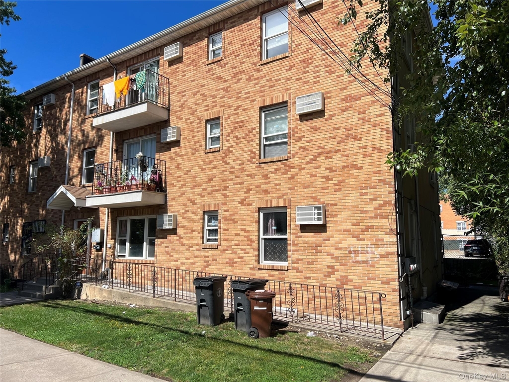 17205 Highland Avenue - Photo 0