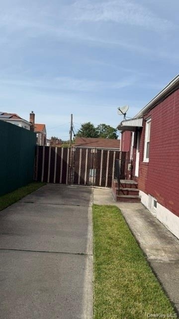 264-15 82nd Ave - Photo 2