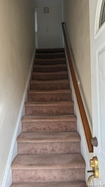 264-15 82nd Ave - Photo 3