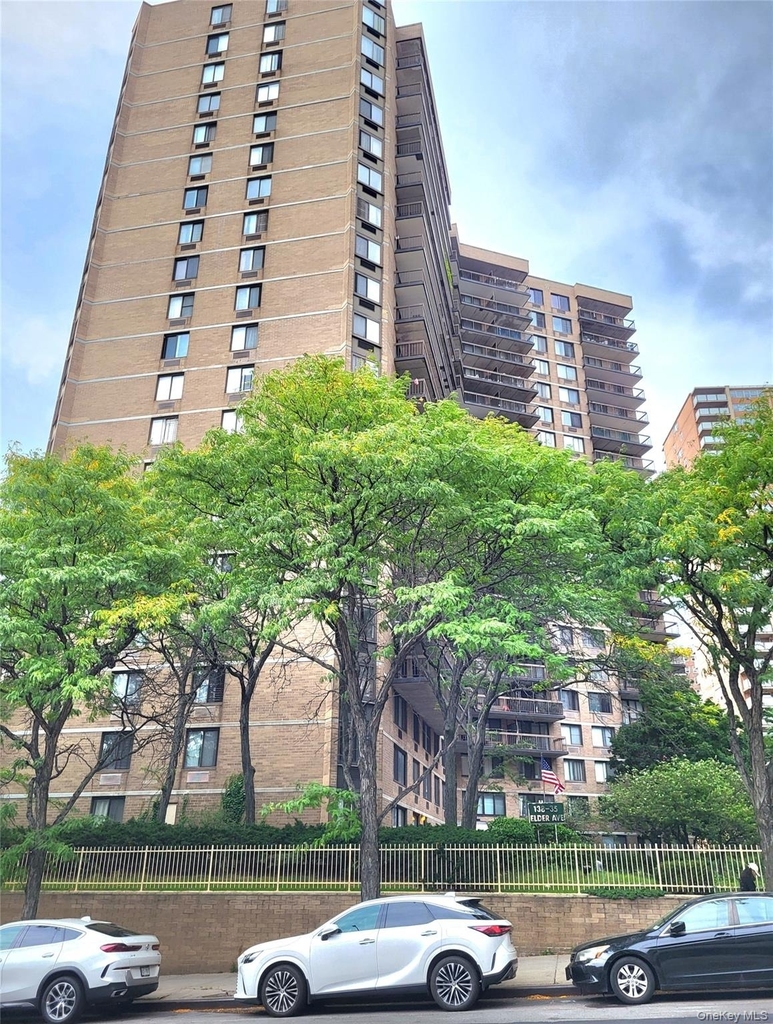138-35 Elder Avenue - Photo 0