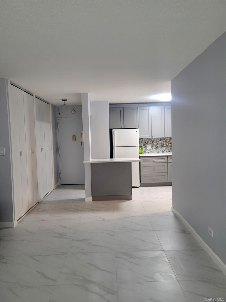 138-35 Elder Avenue - Photo 2