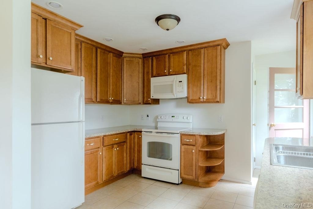 22 Trinity Place - Photo 3
