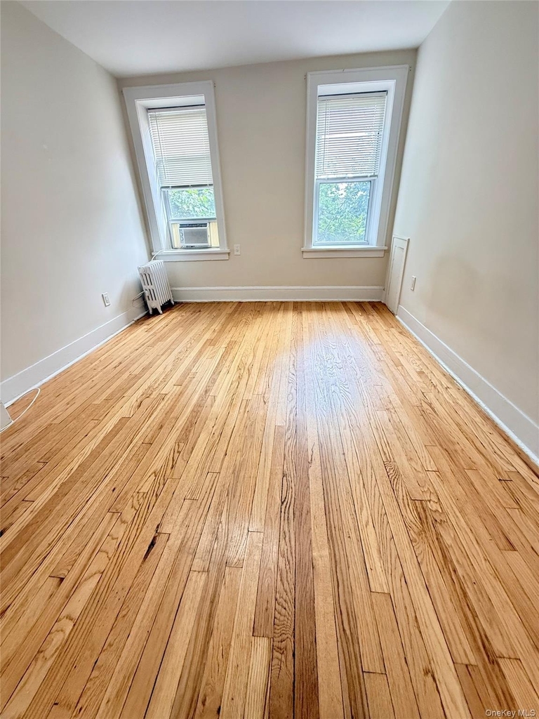 98 Harding Avenue - Photo 4