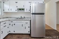 176 Nassau Boulevard - Photo 2