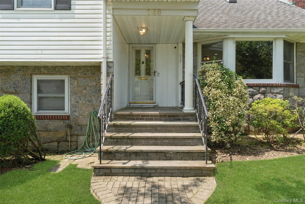148 Lincoln Street - Photo 1