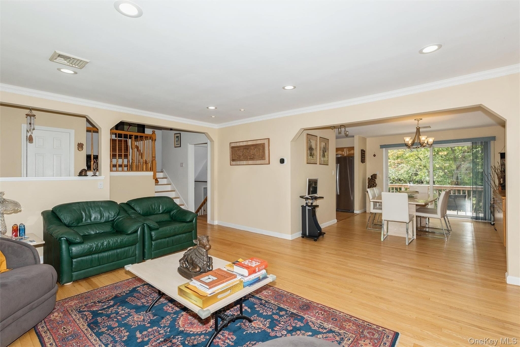 148 Lincoln Street - Photo 4