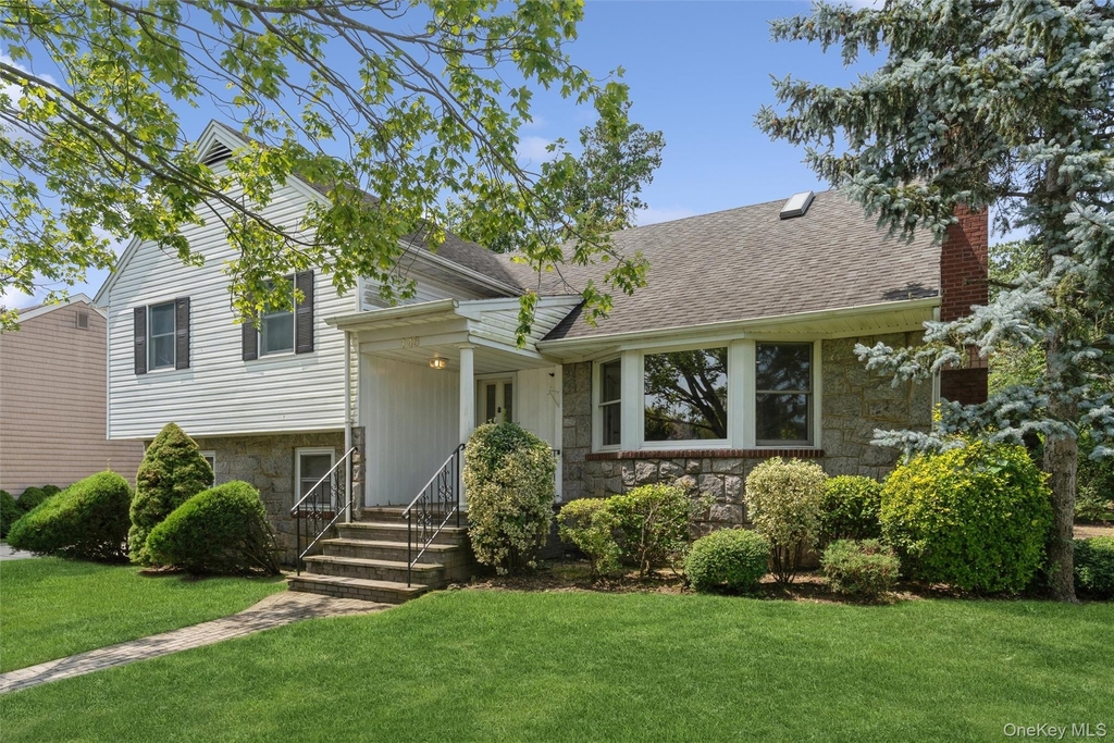 148 Lincoln Street - Photo 2