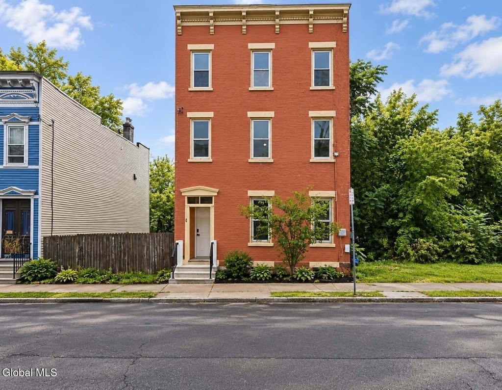 44 Alexander Street - Photo 8