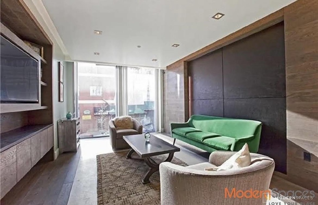 44-15 Purves Street - Photo 10