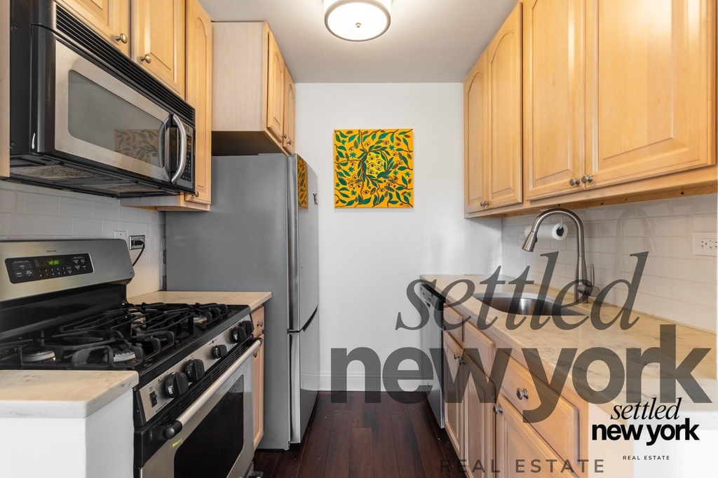 340 E 93rd Street - Photo 4