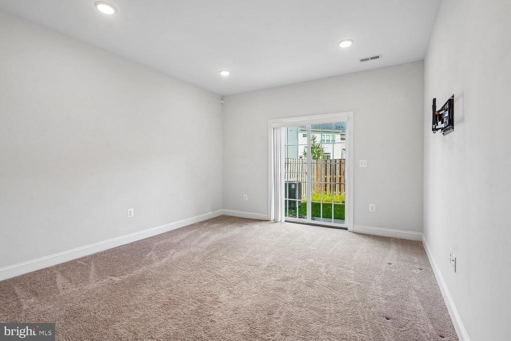 15373 Ballerina Loop - Photo 32