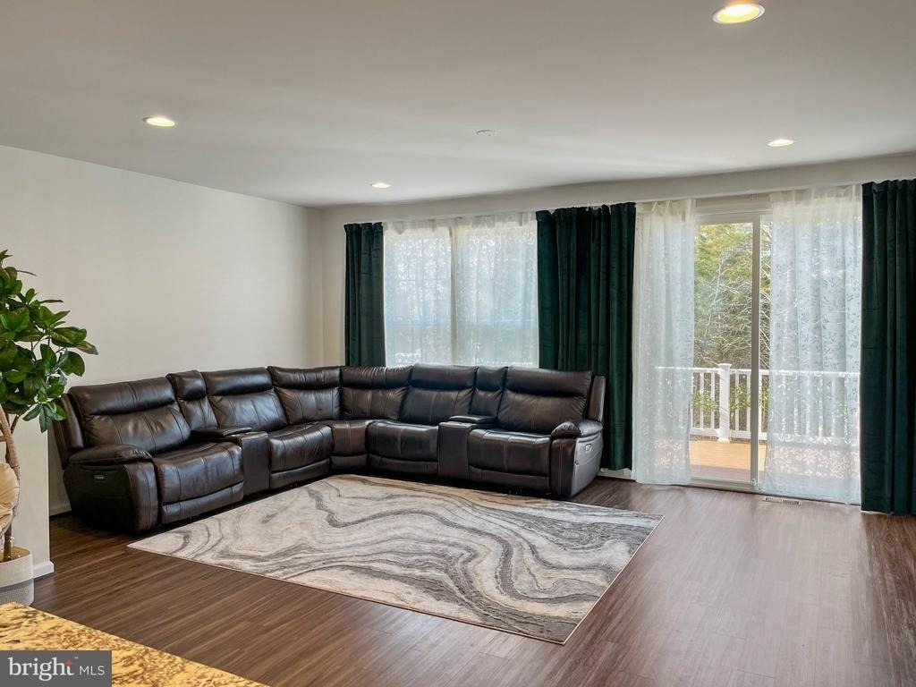 9138 Wyche Knoll Lane - Photo 3