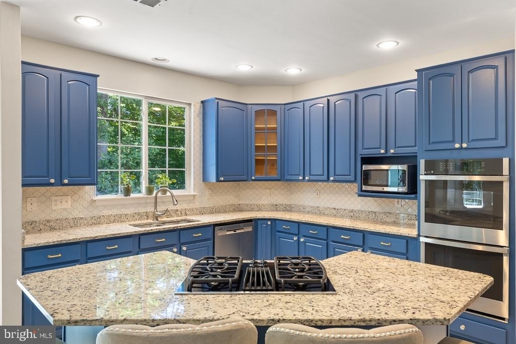9201 Golf Court - Photo 27