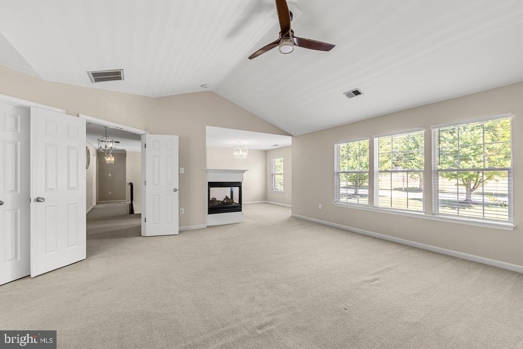 9201 Golf Court - Photo 4