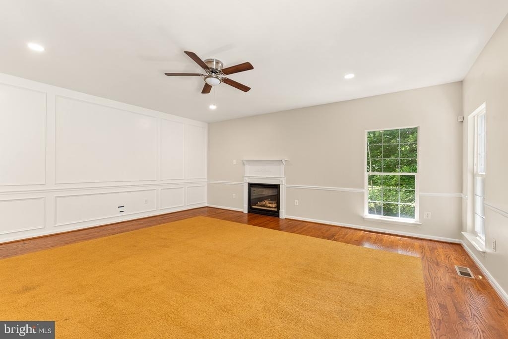 9201 Golf Court - Photo 22