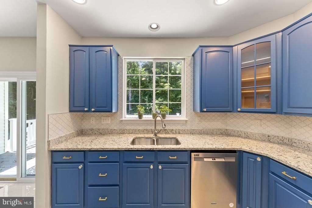 9201 Golf Court - Photo 25