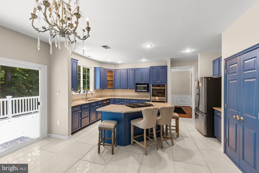 9201 Golf Court - Photo 29