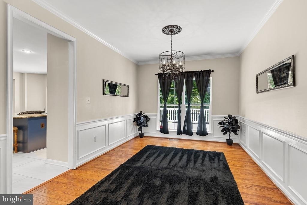 9201 Golf Court - Photo 32
