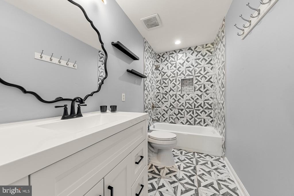 9201 Golf Court - Photo 11