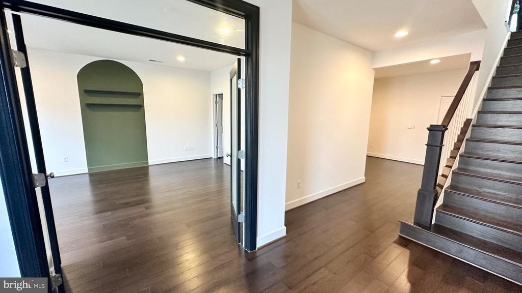 20265 Oak Bluff Drive - Photo 2