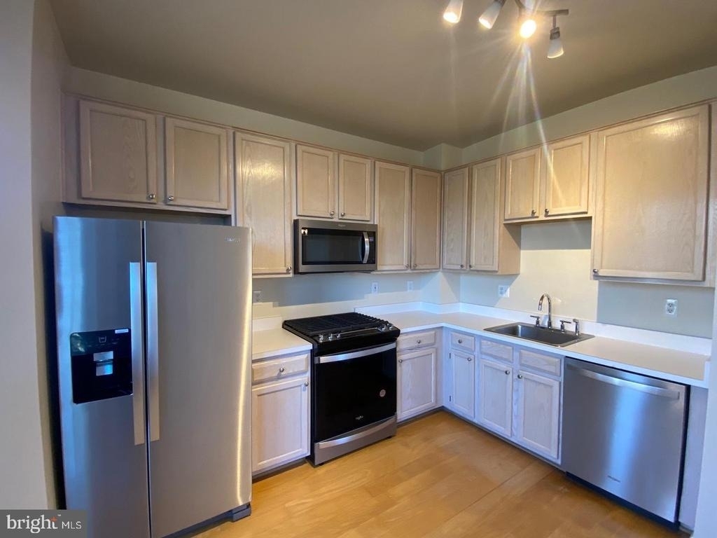 20445 Chesapeake Square - Photo 12