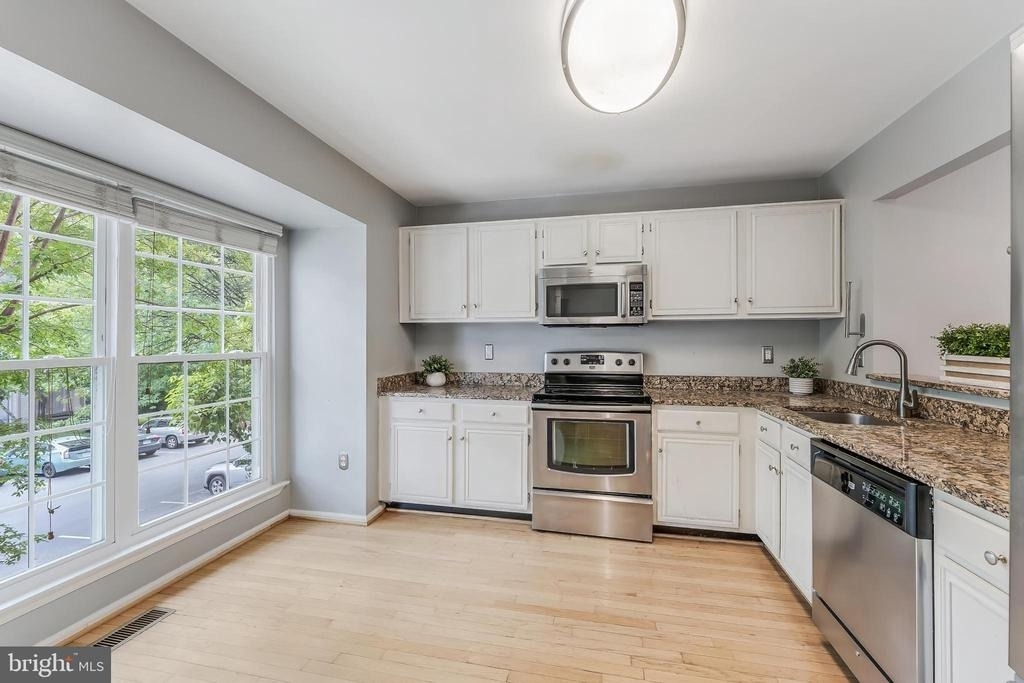 13915 Gunners Place - Photo 16