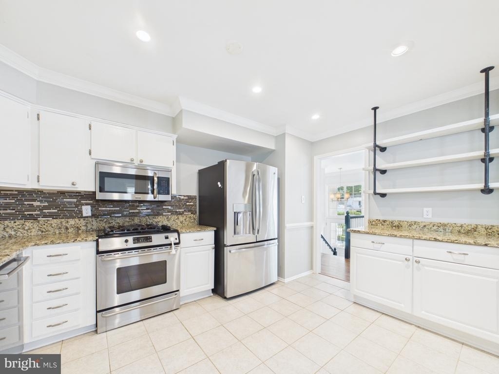 9201 Cherrytree Drive - Photo 8