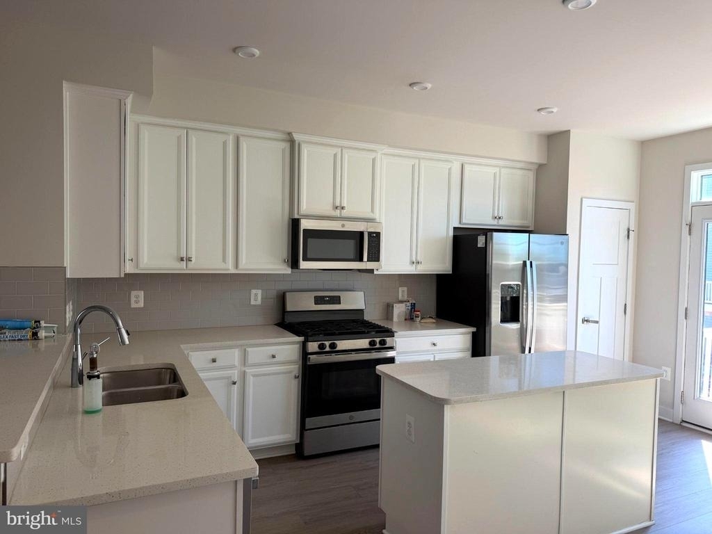 13907 Airfoil Road - Photo 5