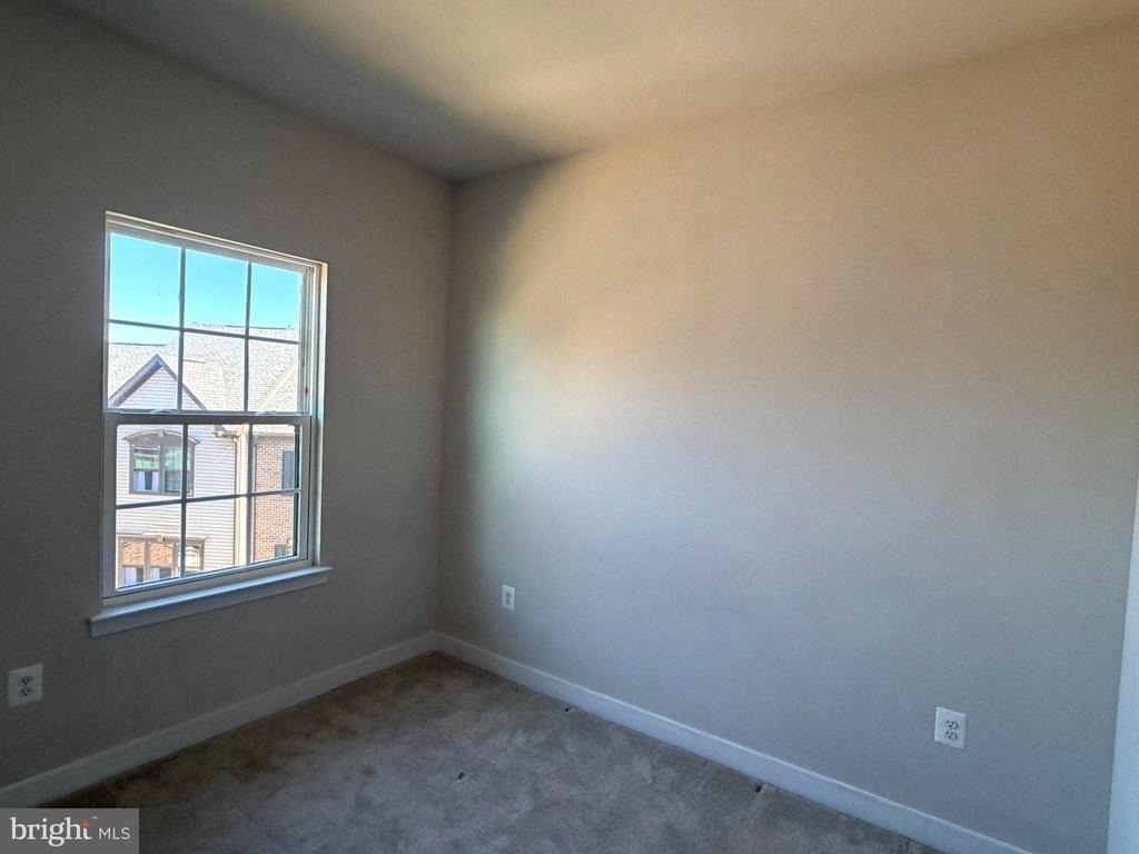 13907 Airfoil Road - Photo 11
