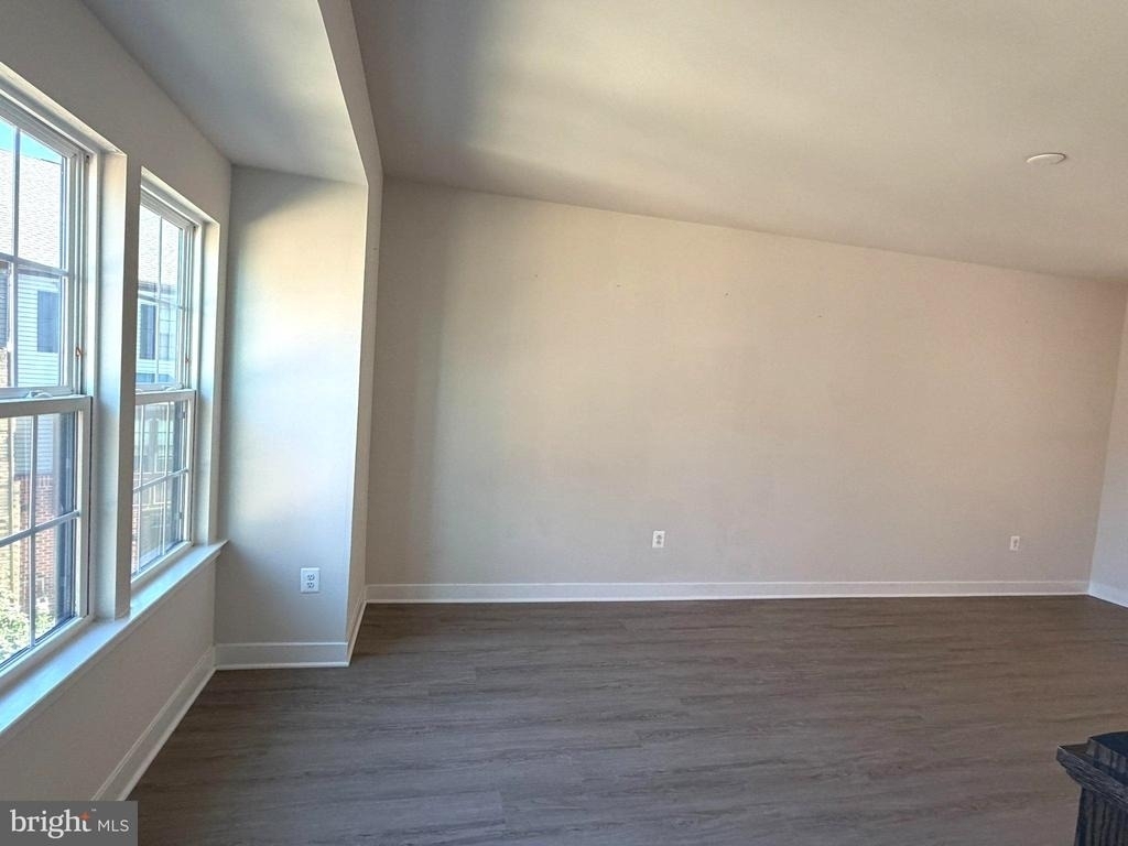 13907 Airfoil Road - Photo 3