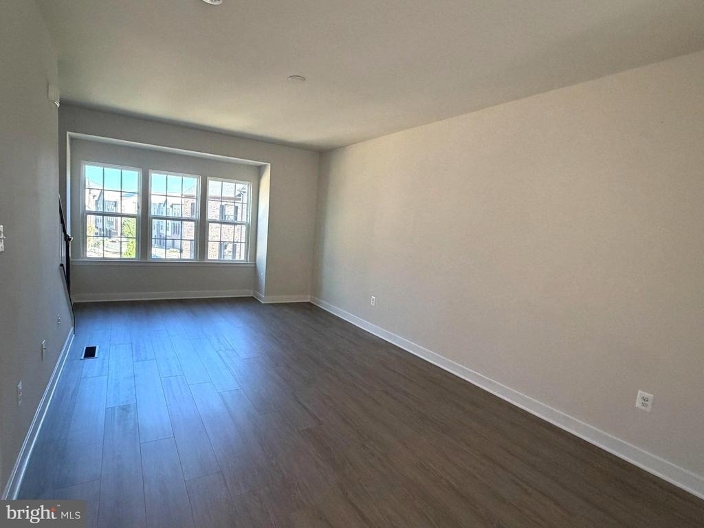 13907 Airfoil Road - Photo 2