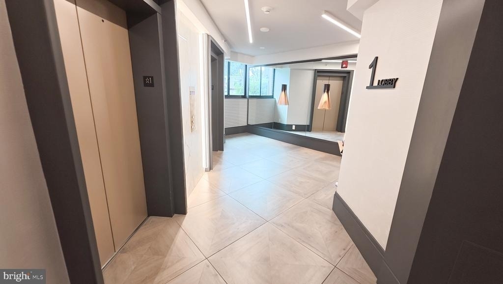 1600 N Oak Street - Photo 3