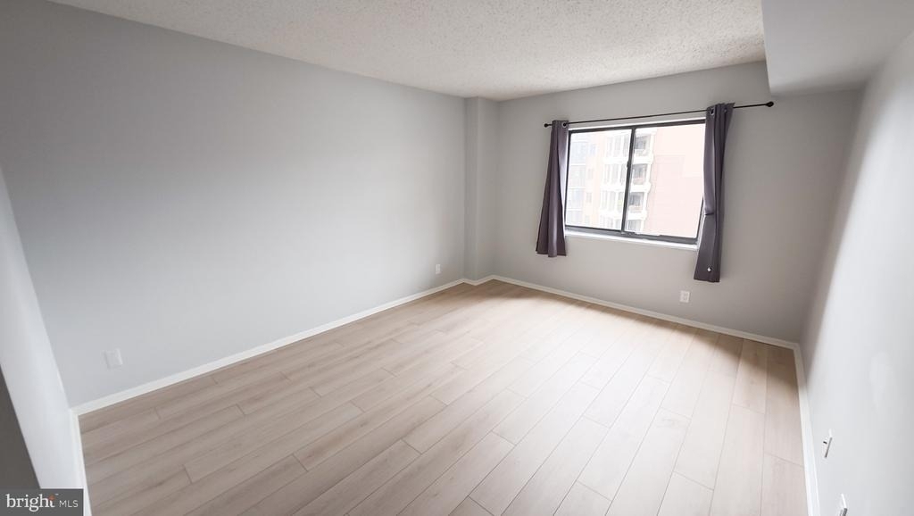 1600 N Oak Street - Photo 5