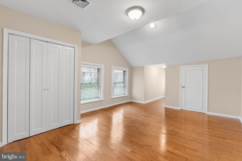 2319 Walnut Street - Photo 9