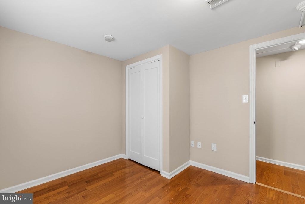 2319 Walnut Street - Photo 6